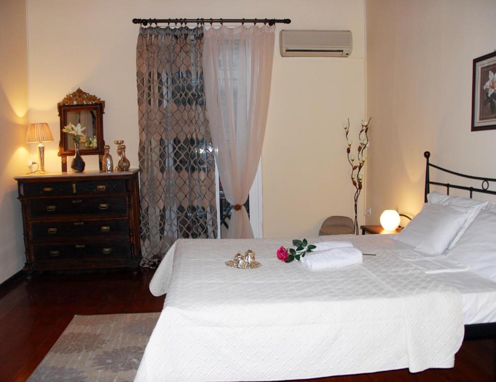 THEODORA room 3